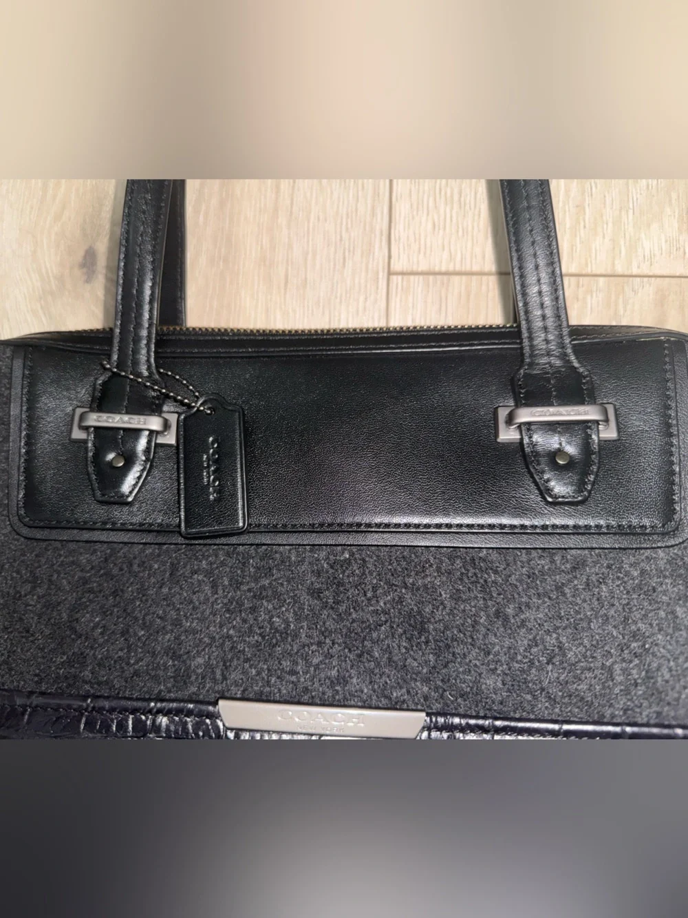 Black Coach Large Leather Handbag - Picture 3 of 9